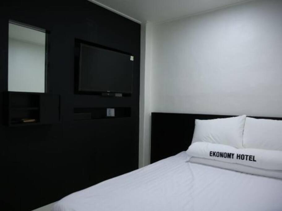 Ekonomy Hotel Gumi Zewnętrze zdjęcie