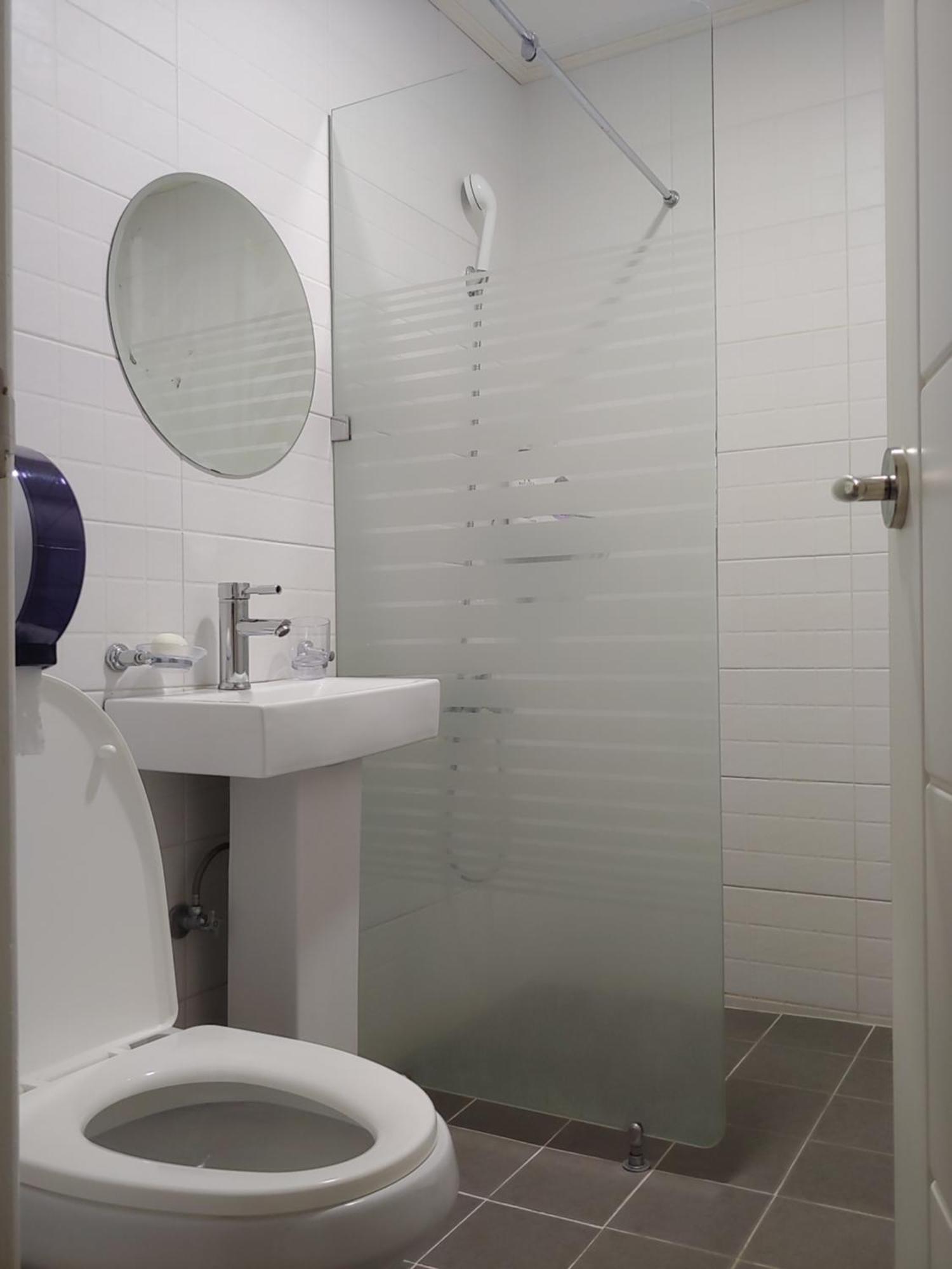 Ekonomy Hotel Gumi Zewnętrze zdjęcie
