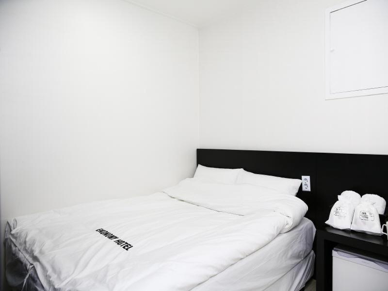 Ekonomy Hotel Gumi Zewnętrze zdjęcie