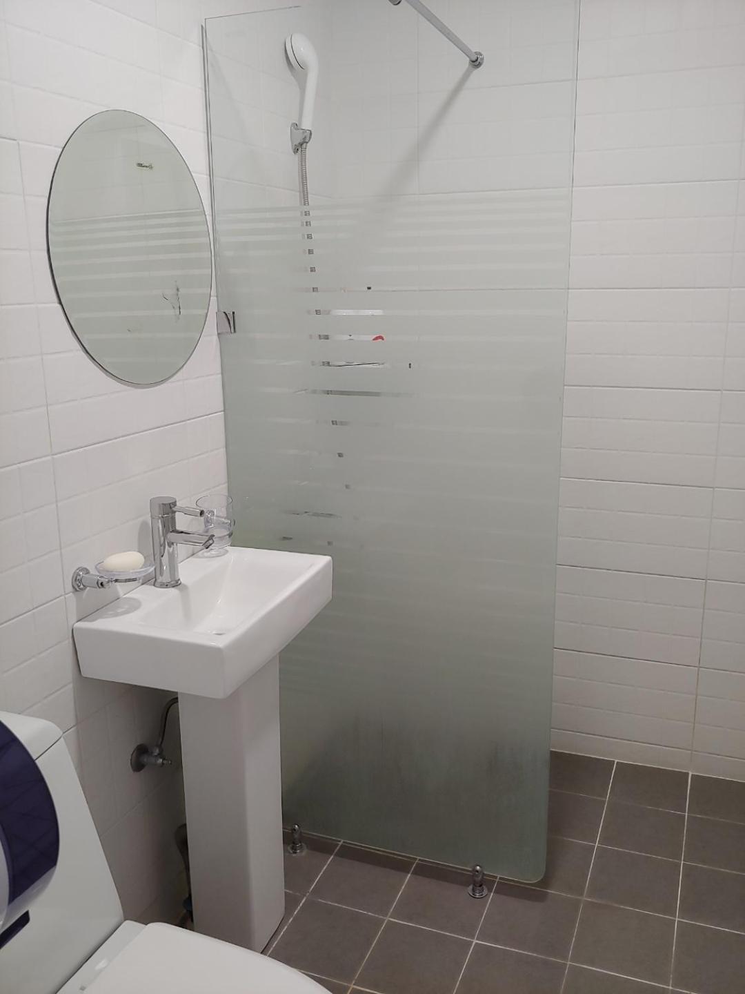 Ekonomy Hotel Gumi Zewnętrze zdjęcie