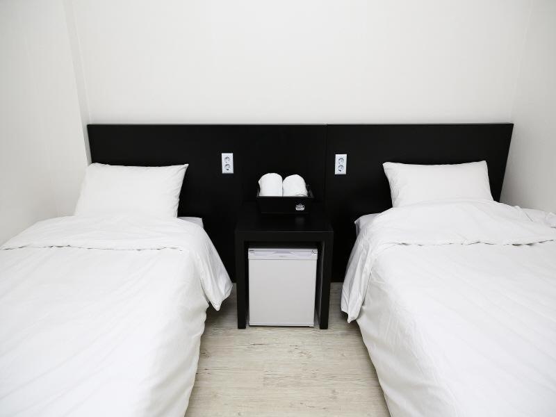 Ekonomy Hotel Gumi Zewnętrze zdjęcie