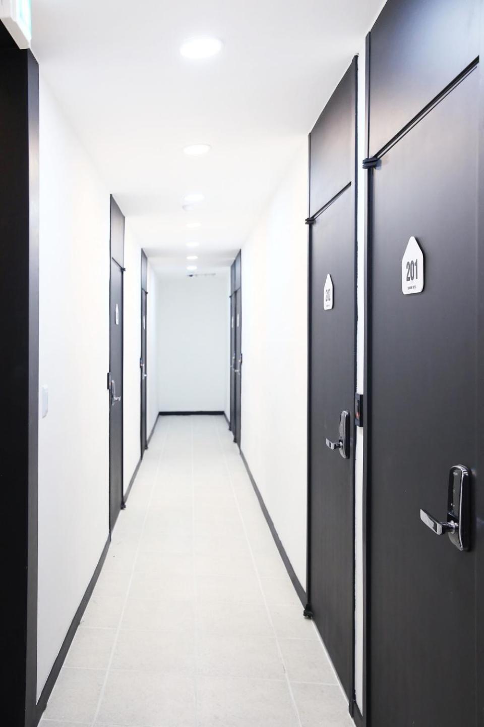 Ekonomy Hotel Gumi Zewnętrze zdjęcie