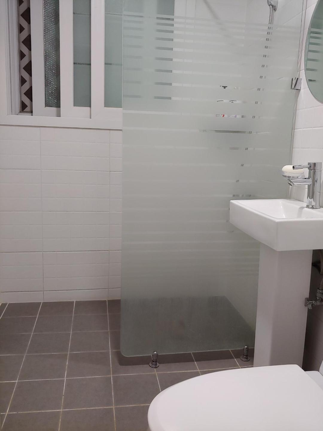 Ekonomy Hotel Gumi Zewnętrze zdjęcie